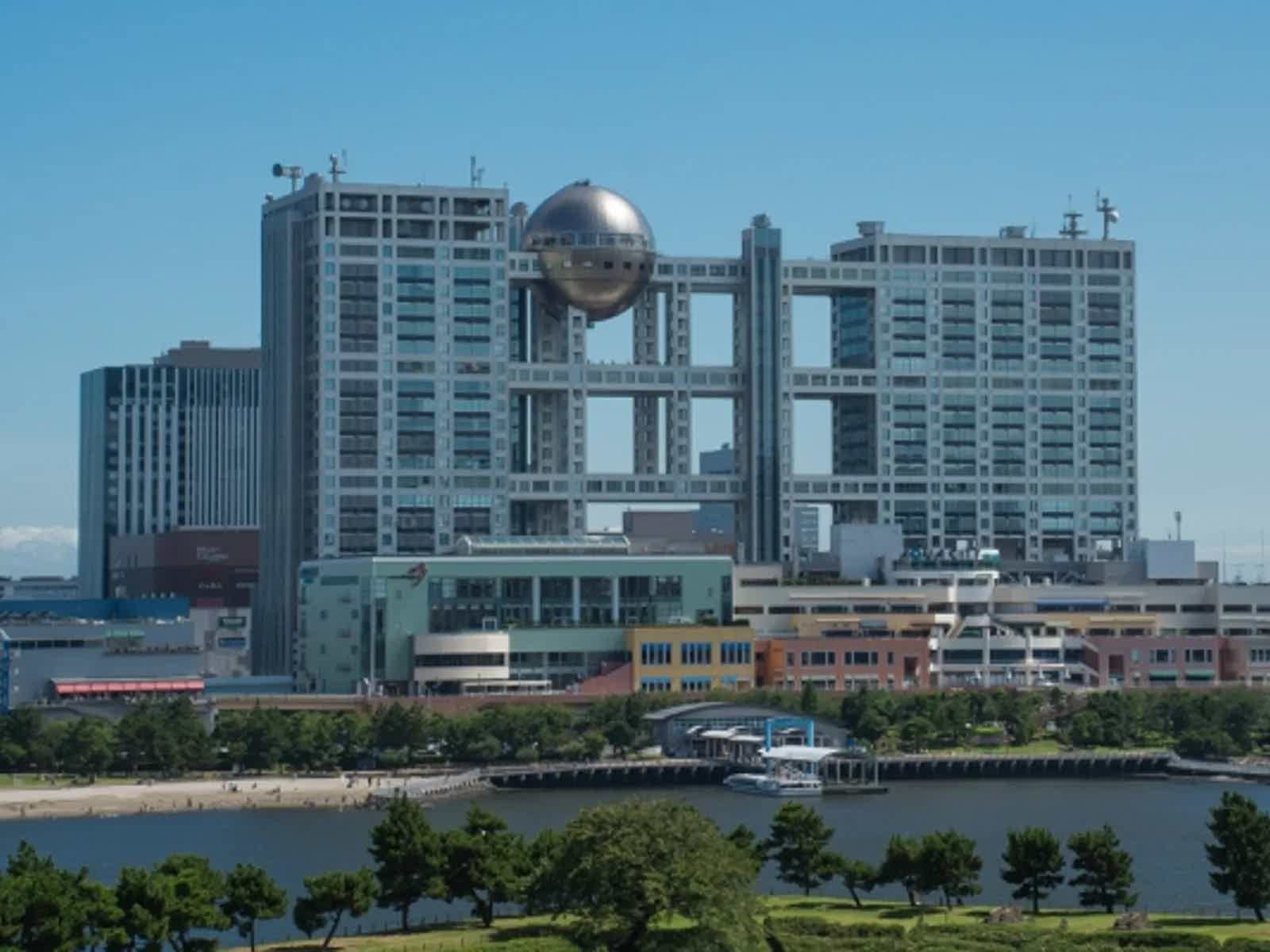 Visiting Odaiba Island: Guided Tour