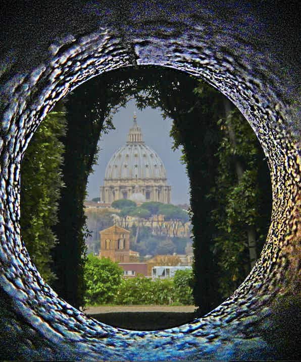 From the center of Rome to the mysteries of the Aventine Hill